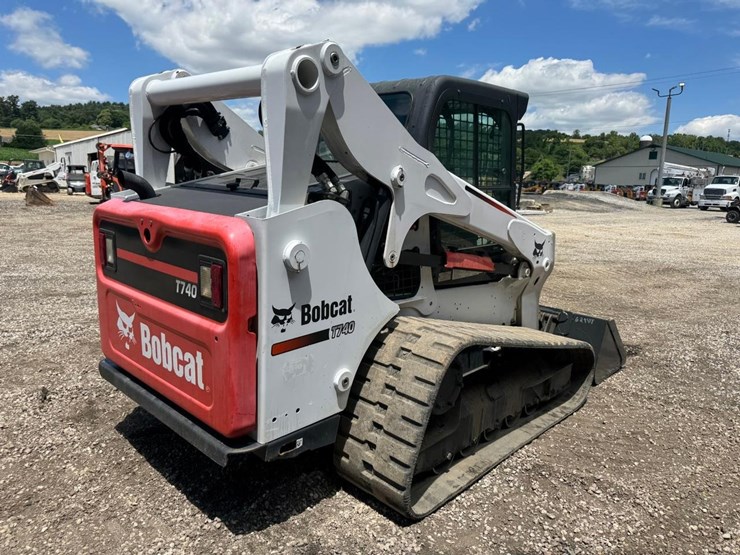 2016-bobcat-t740-image-6