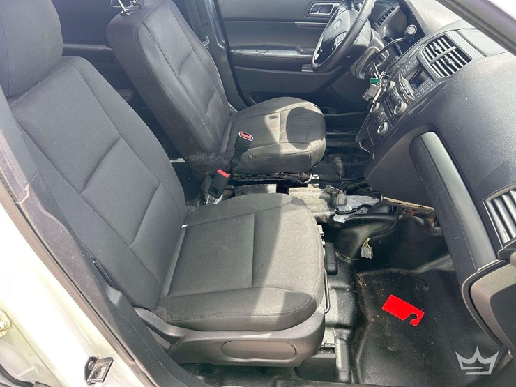 2018-ford-explorer-image-23