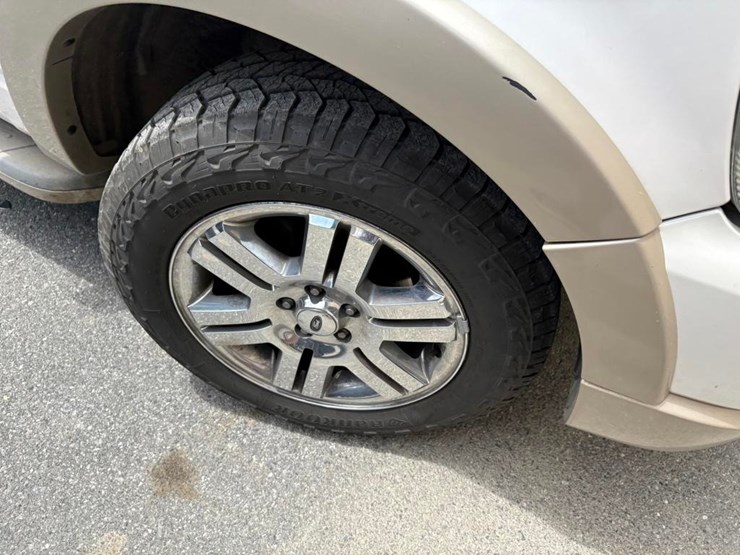 2010-ford-explorer-image-11