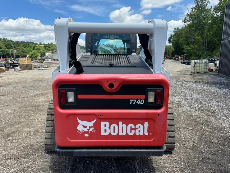 2016-bobcat-t740-image-5
