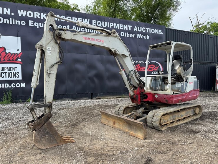 takeuchi-tb250-image-2