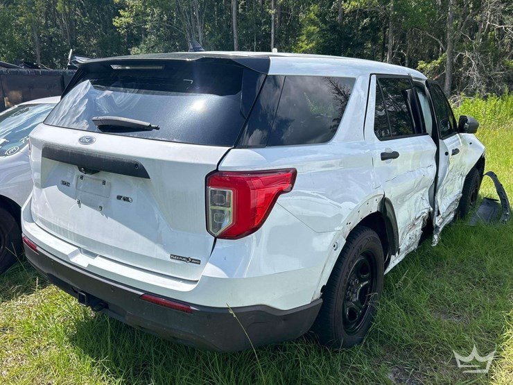 2020-ford-explorer-image-4