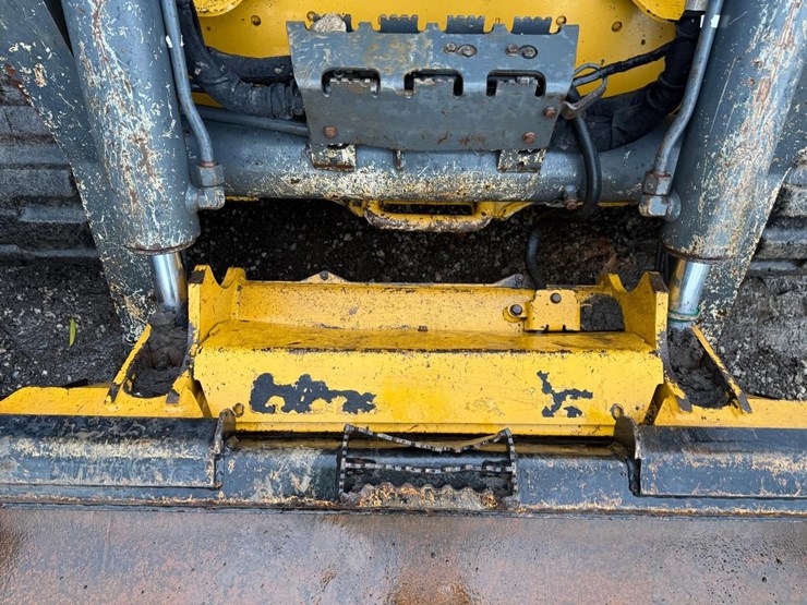 2018-deere-333g-image-10