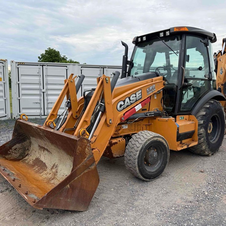 2021 CASE 580SN