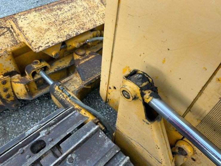 1985-john-deere-450e-image-32