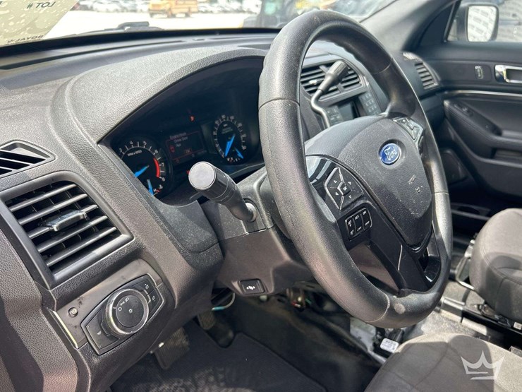 2018-ford-explorer-image-10