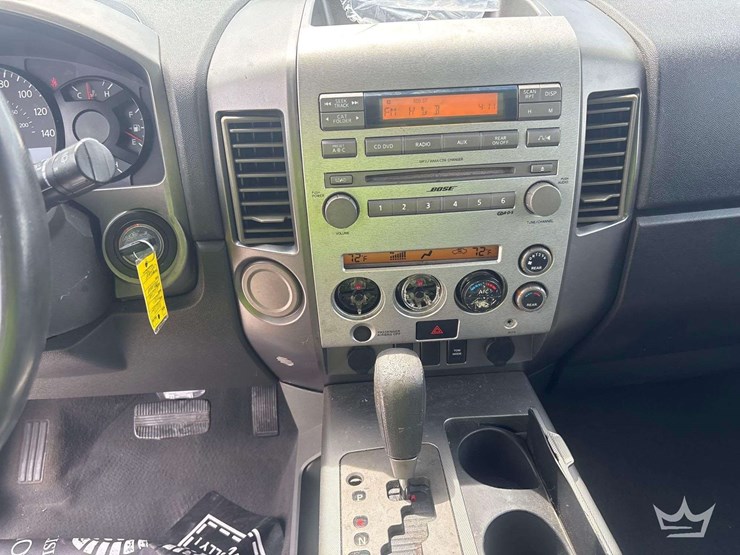 2006-nissan-armada-image-18