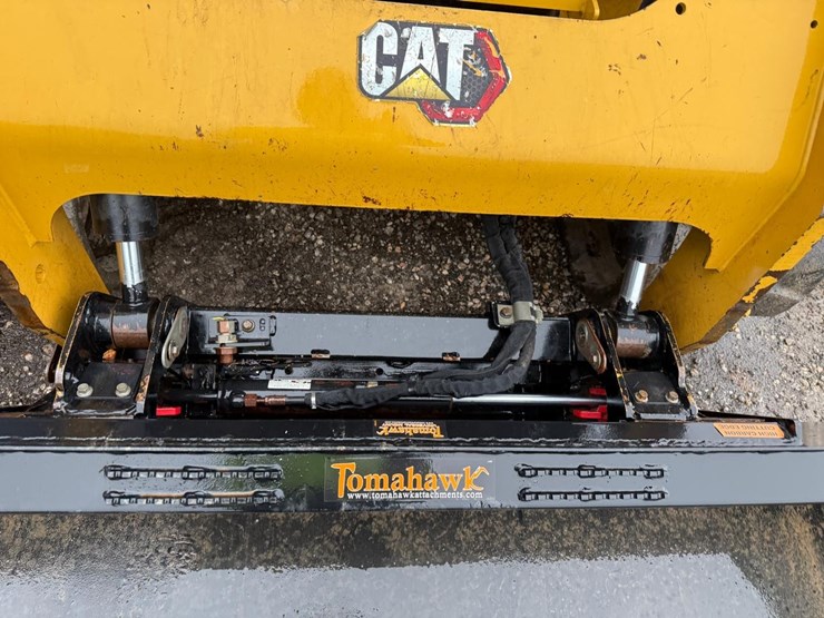 2022-caterpillar-299d3-image-10