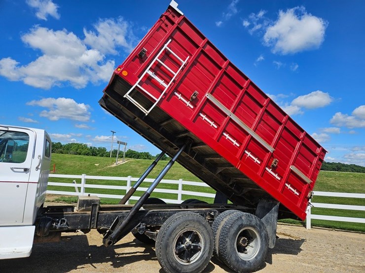 1979-gmc-7000-image-17