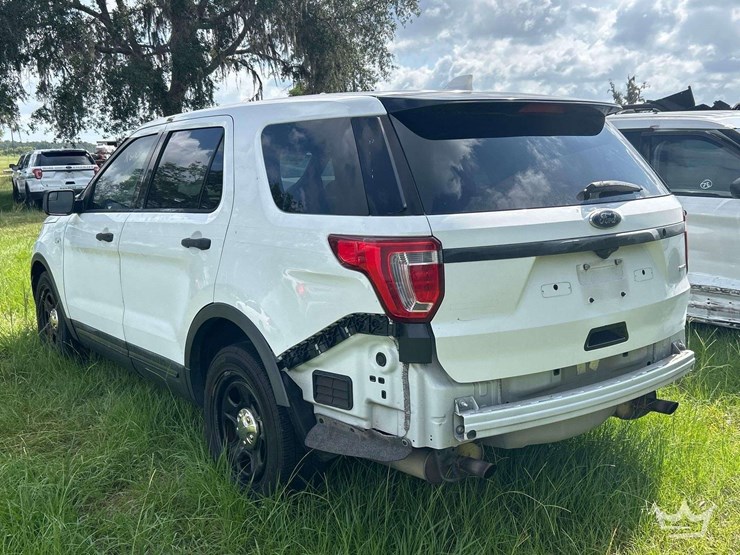 2016-ford-explorer-image-4
