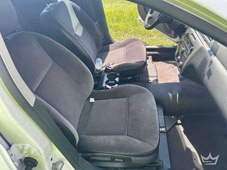 2014-chevrolet-impala-sedan-image-24