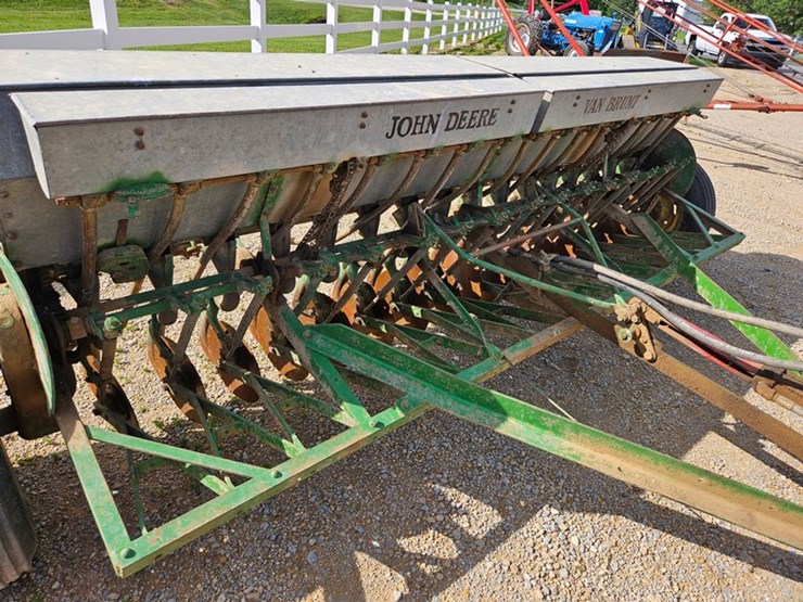 john-deere-10-image-24