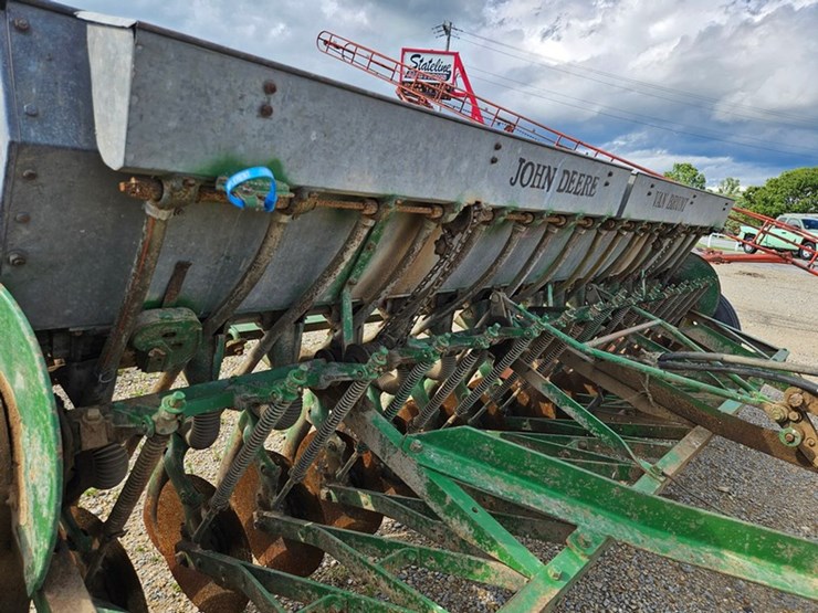 john-deere-10-image-13
