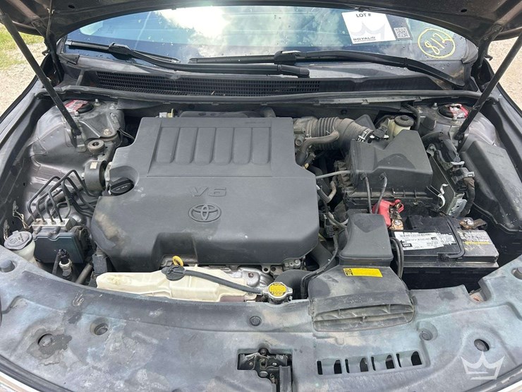 2015-toyota-avalon-sedan-image-8