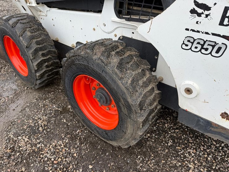 2018-bobcat-s650-image-15