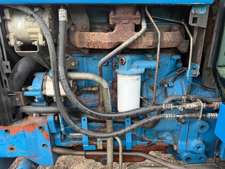 ford-7740-image-17