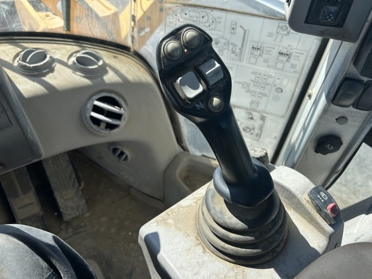 2018-volvo-l70h-image-32