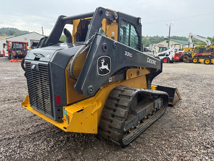 2021-deere-331g-image-4