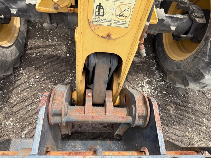 caterpillar-th406-image-10