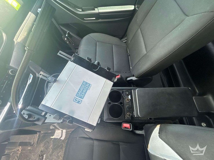 2021-ford-explorer-image-11