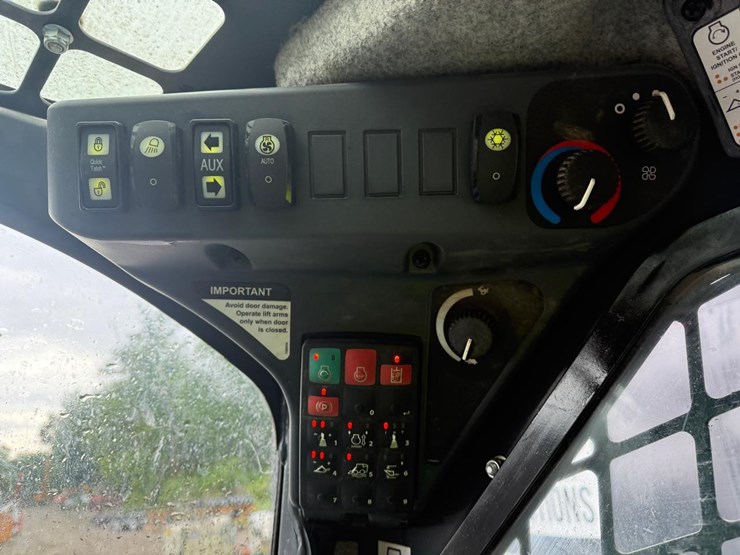 2018-deere-333g-image-22