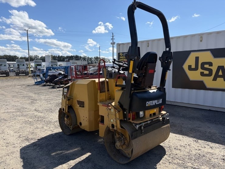 2009-caterpillar-cb24-image-6