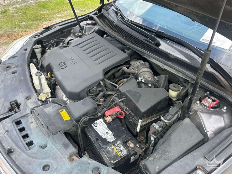 2015-toyota-avalon-sedan-image-9