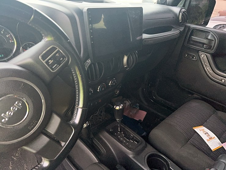 2011-jeep-wrangler-sport-image-16