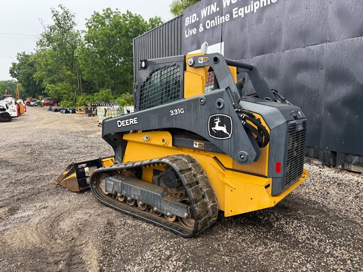2021-deere-331g-image-2