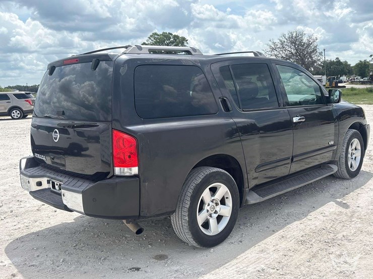 2006-nissan-armada-image-3
