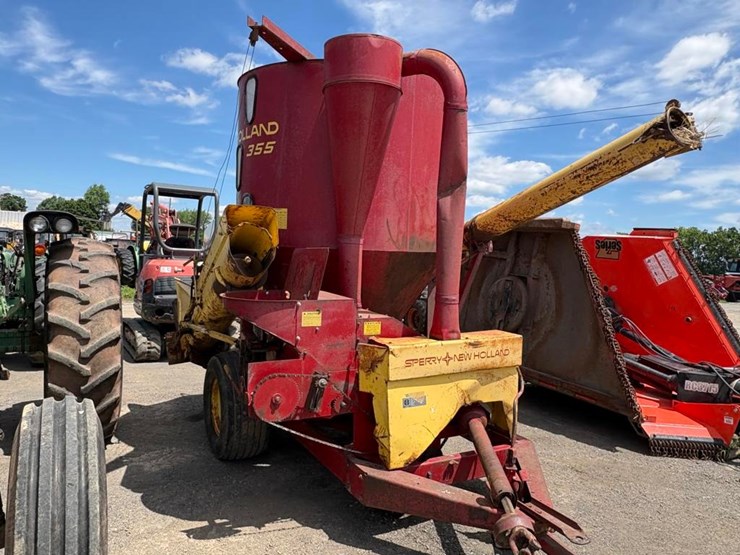 new-holland-355-image-8