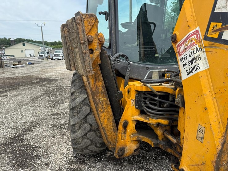 jcb-3cx14-image-18