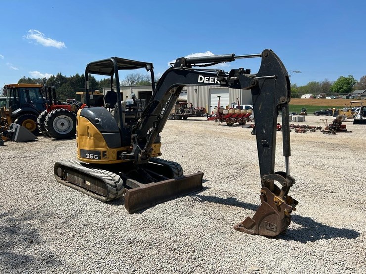 2016-deere-35g-image-6