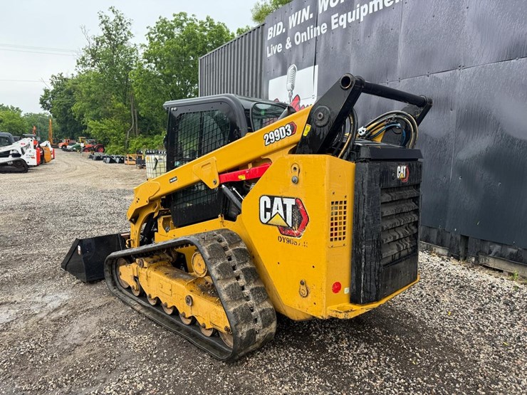 2022-caterpillar-299d3-image-2