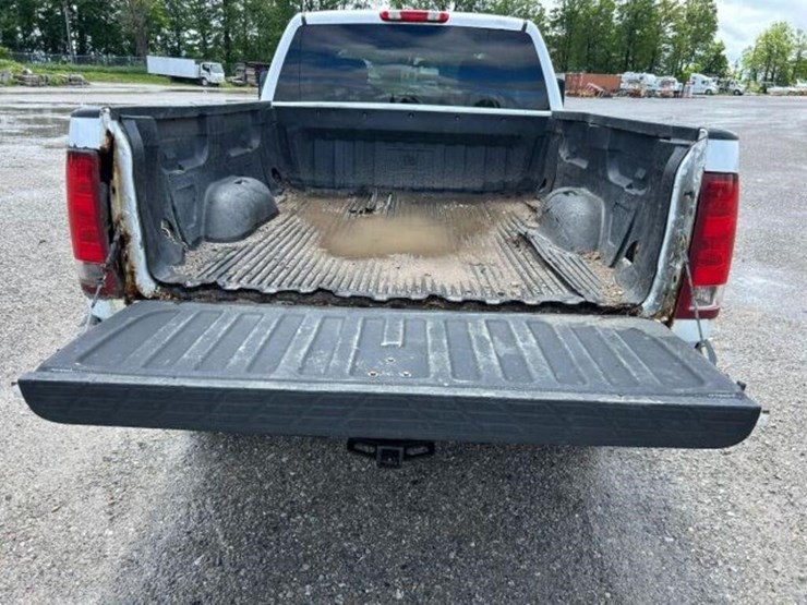 2010-gmc-2500hd-image-48