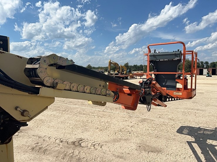 jlg-e300ajp-image-11