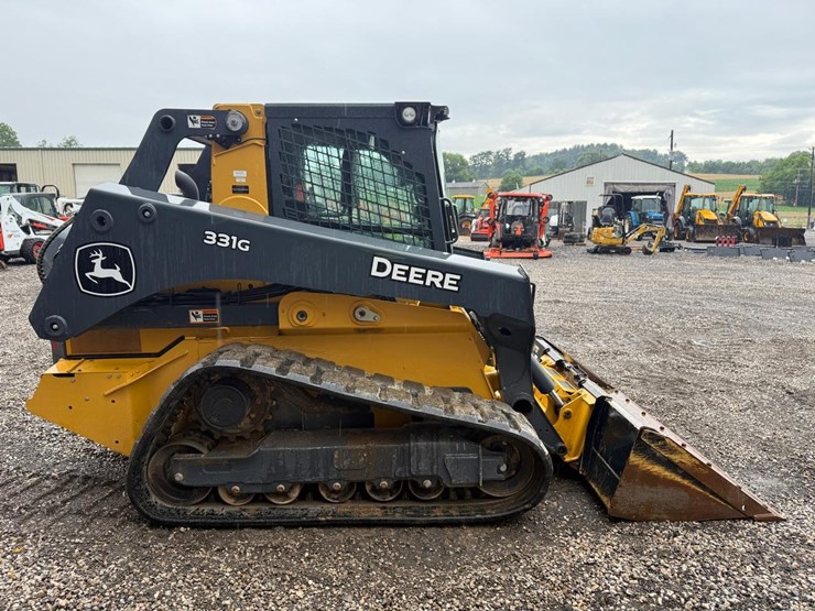 2021-deere-331g-image-5