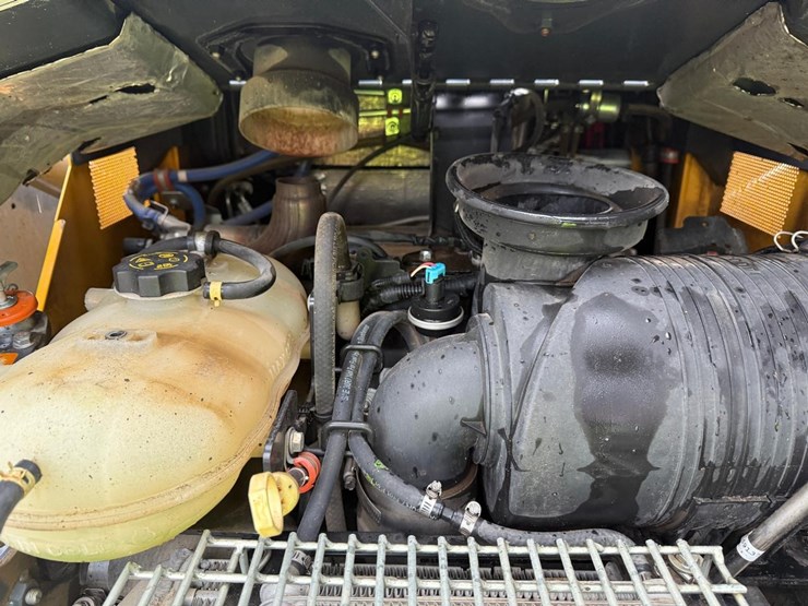 2018-deere-333g-image-16
