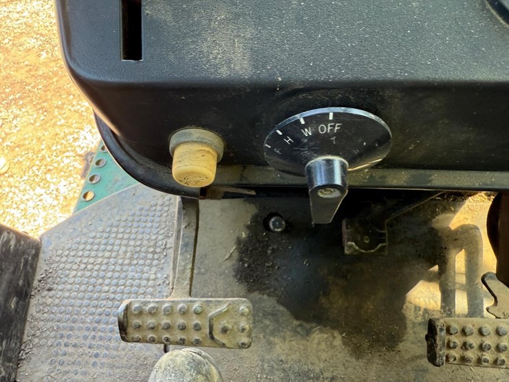 john-deere-4040-image-28