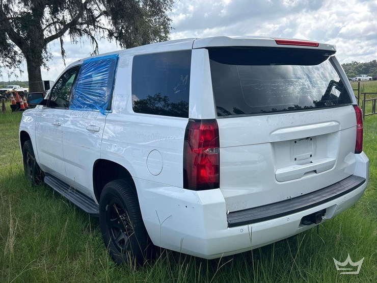 2015-chevrolet-tahoe-image-4