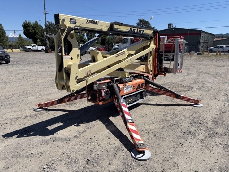 2016-jlg-x500aj-image-4