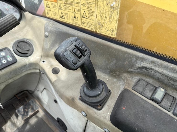 caterpillar-th406-image-24