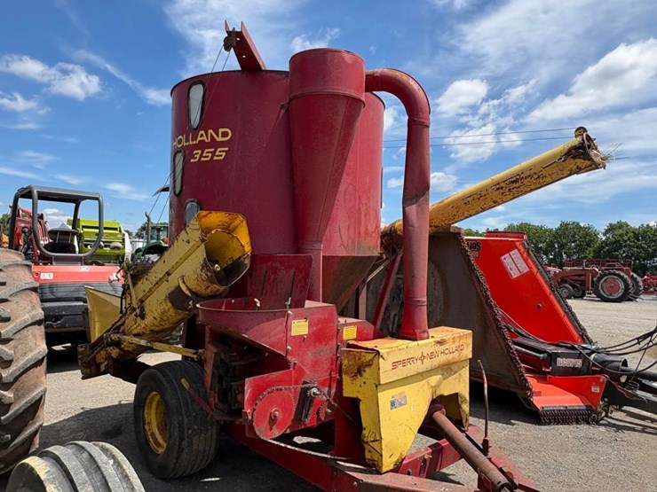 new-holland-355-image-9