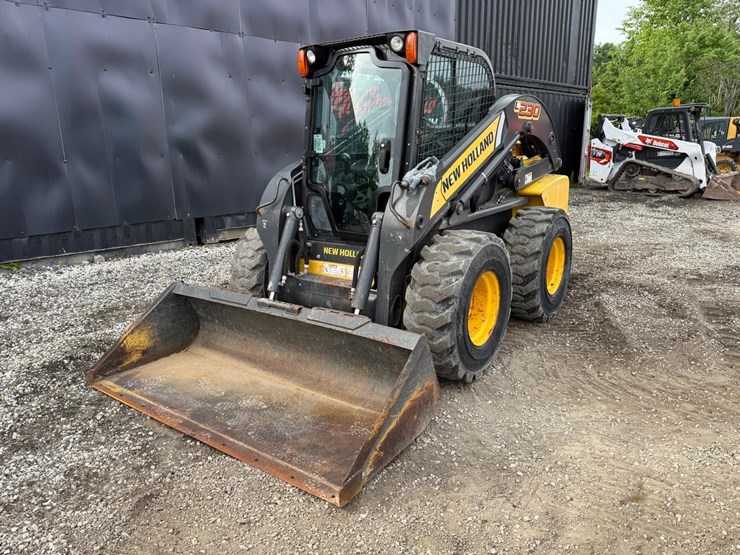 2015-new-holland-l230-image-8