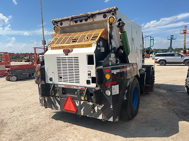 2018-global-m4-sweeper-image-3