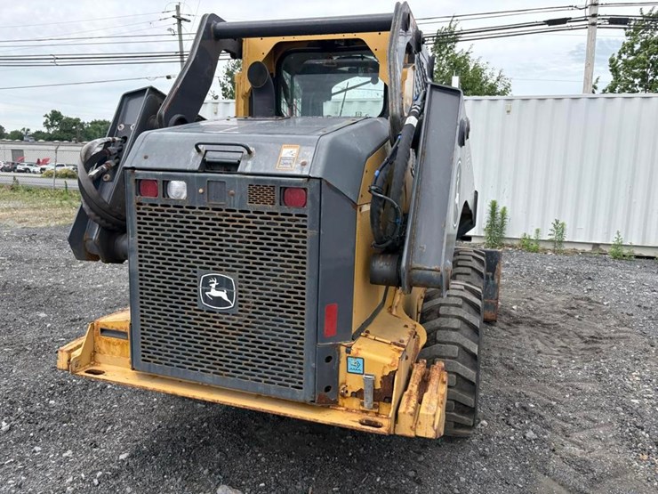 deere-330g-image-10