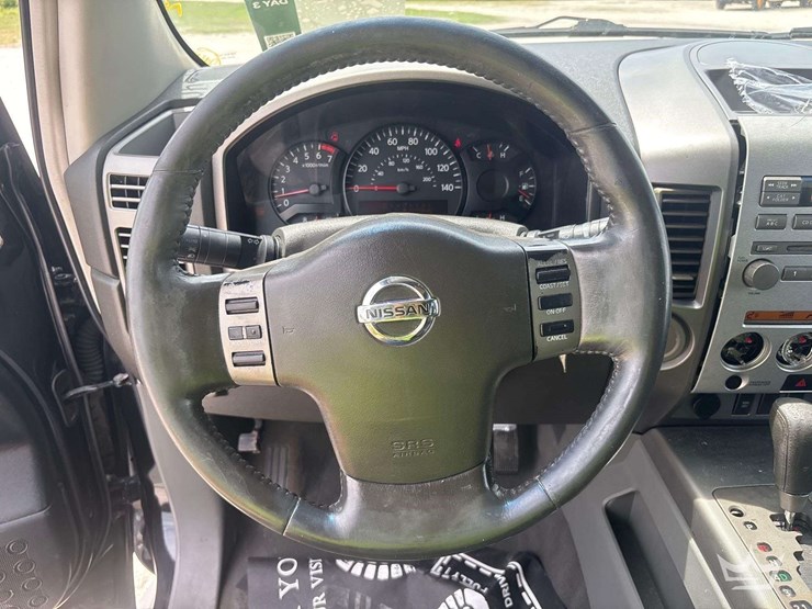 2006-nissan-armada-image-15