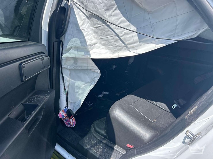 2020-ford-explorer-image-14