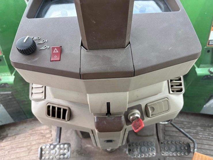 john-deere-6420-image-30