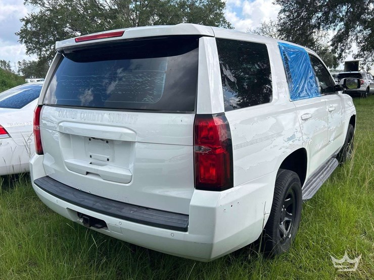 2015-chevrolet-tahoe-image-3